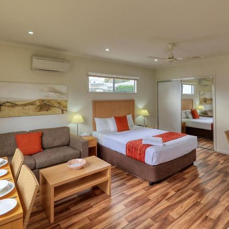 Chinchilla Motor Inn Bagian luar foto