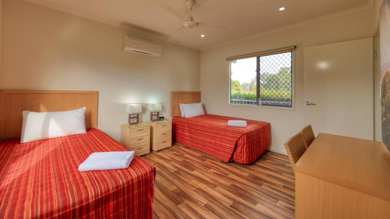 Chinchilla Motor Inn Bagian luar foto