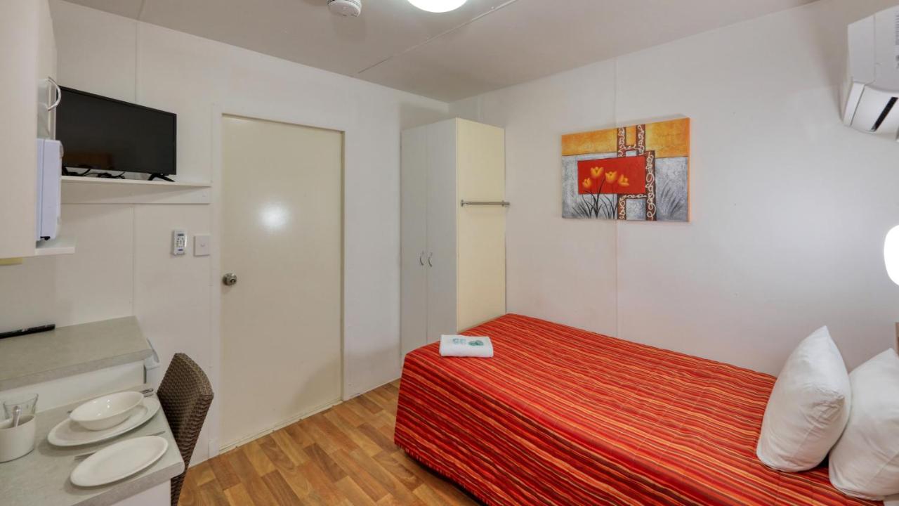 Chinchilla Motor Inn Bagian luar foto