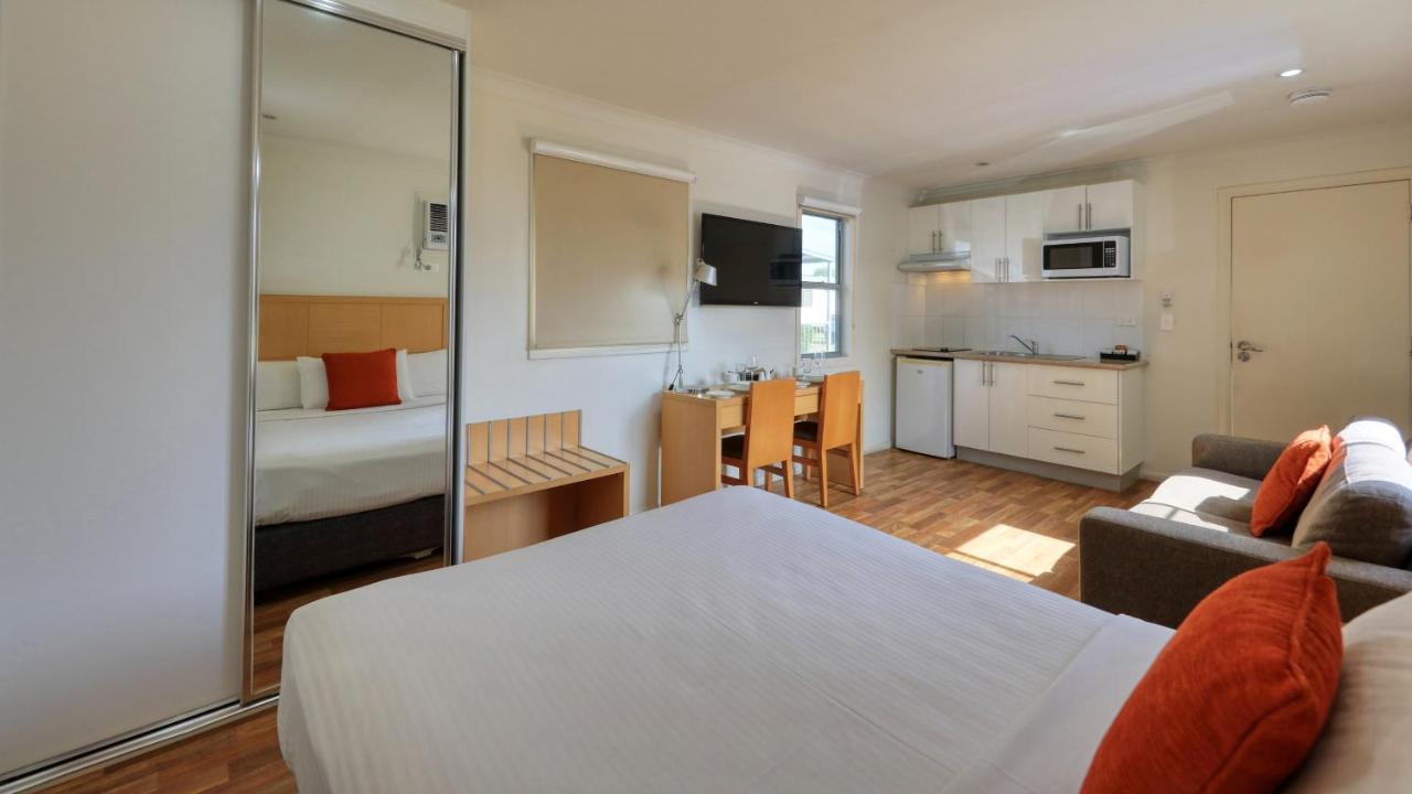 Chinchilla Motor Inn Bagian luar foto