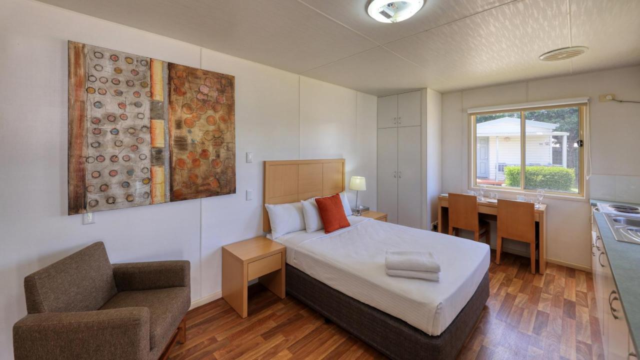 Chinchilla Motor Inn Bagian luar foto