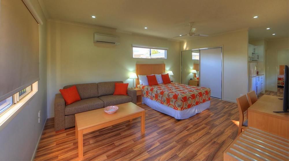 Chinchilla Motor Inn Bagian luar foto